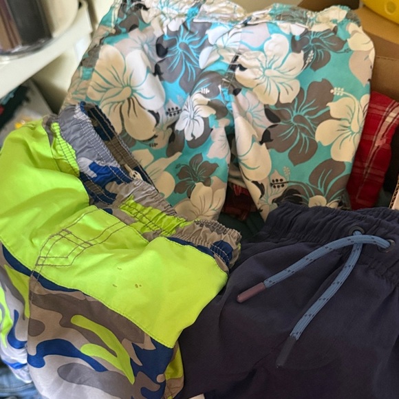 Boys 3T Mystery Box - Picture 3 of 3